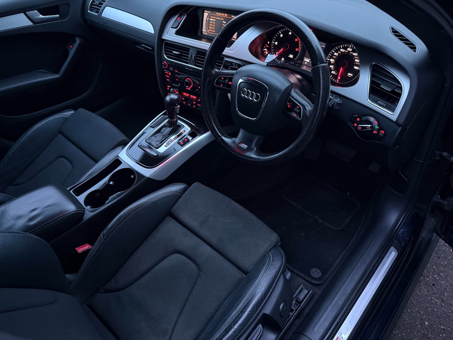 Used Audi A4 2011 for sale - 77370748: Photo 17