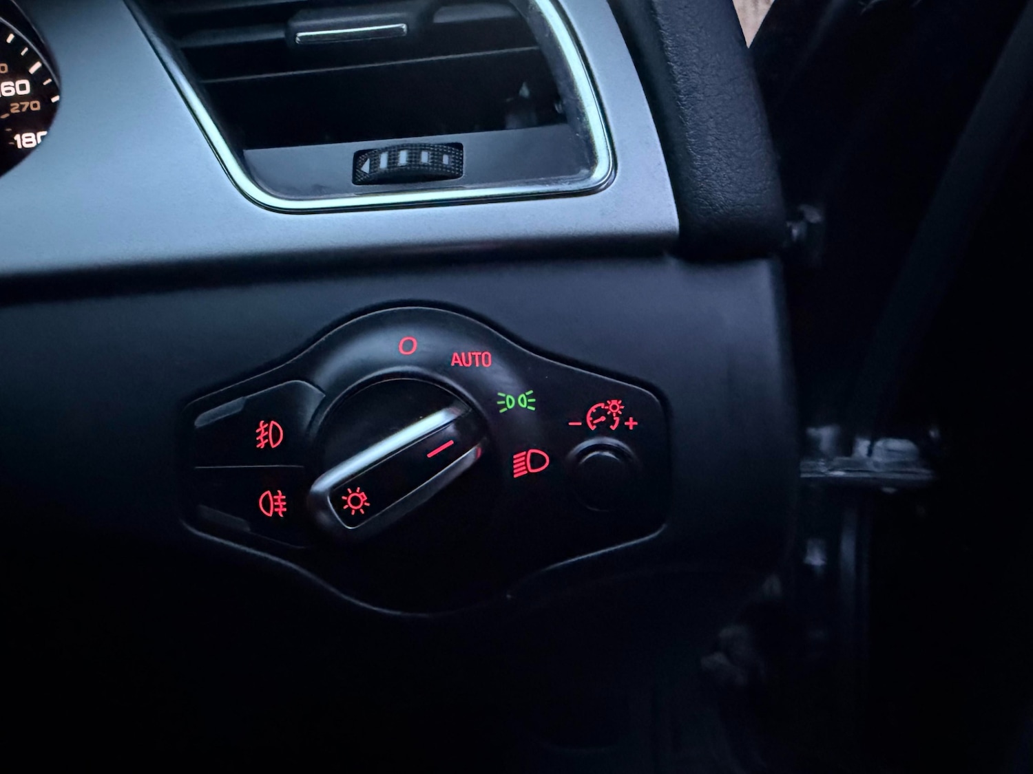 Used Audi A4 2011 for sale - 77370748: Photo 20