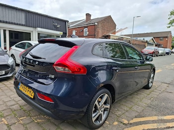 Used Volvo V40 2015 for sale - 78969353: Photo