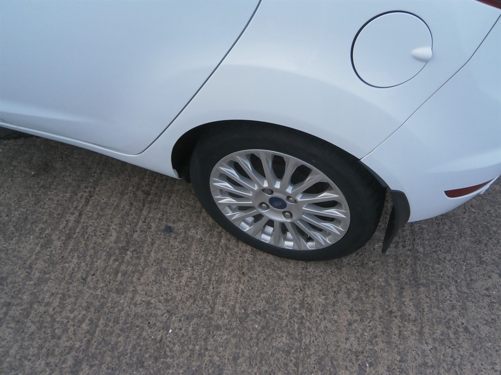 Used Ford Fiesta 2013 for sale - 76557091: Photo 9