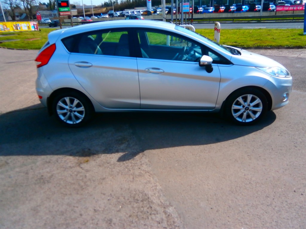 Used Ford Fiesta 2010 for sale - 77965544: Photo 3