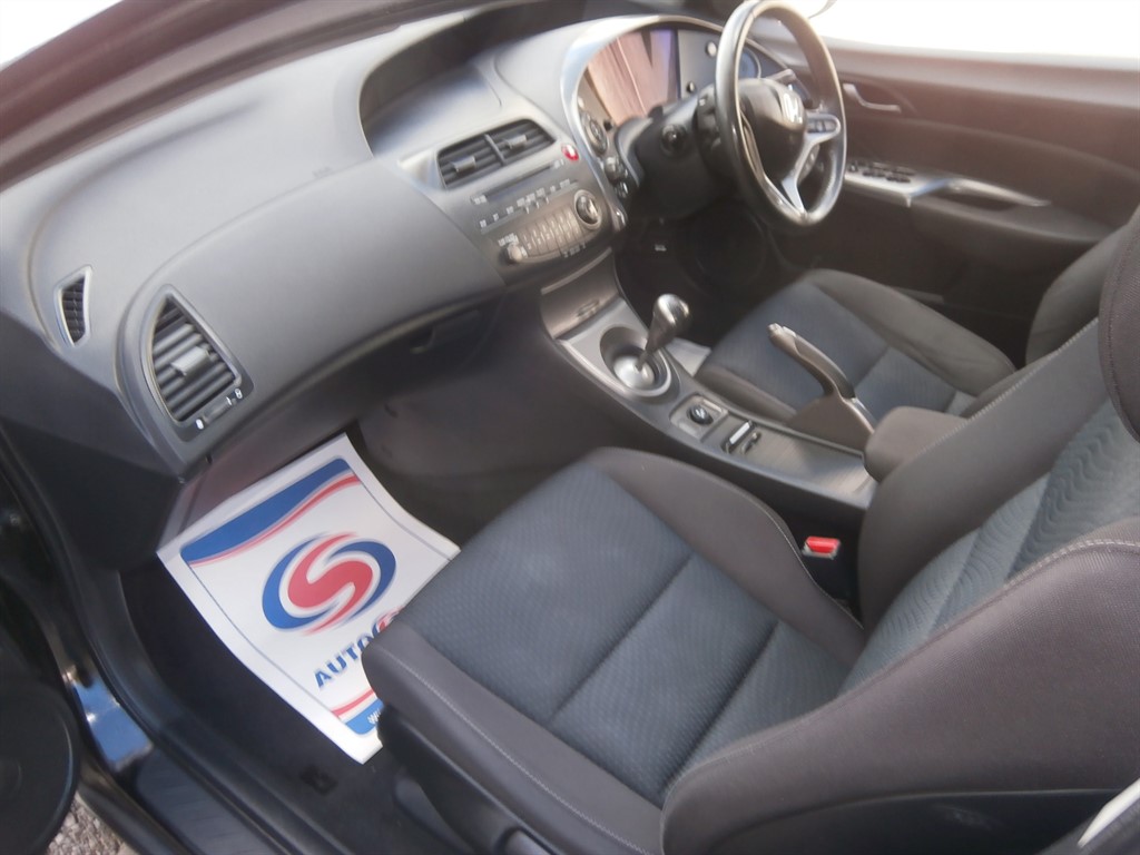 Used Honda Civic 2010 for sale - 76027889: Photo 17