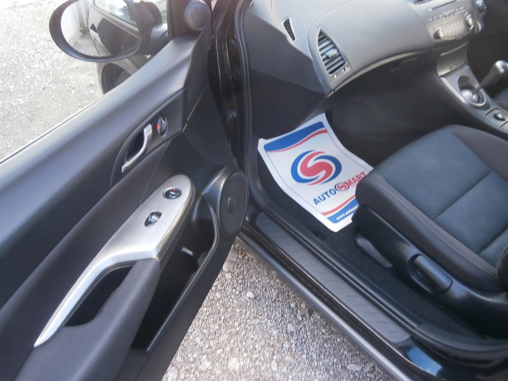 Used Honda Civic 2010 for sale - 76027889: Photo 18