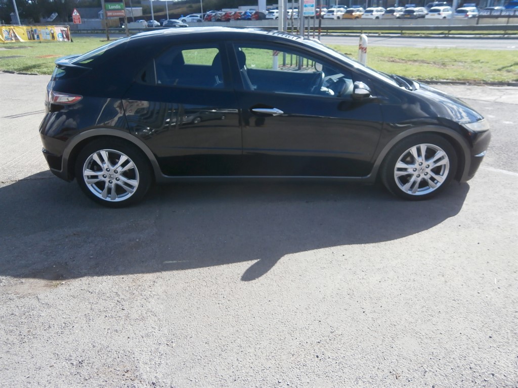 Used Honda Civic 2010 for sale - 76027889: Photo 3