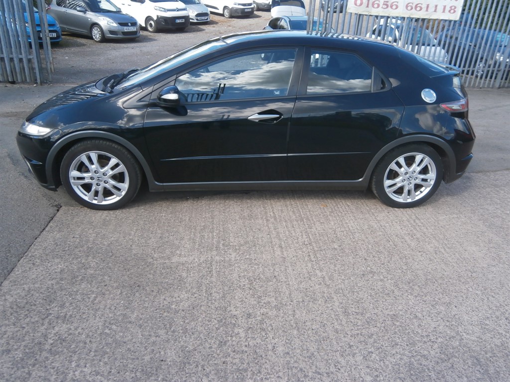 Used Honda Civic 2010 for sale - 76027889: Photo 4