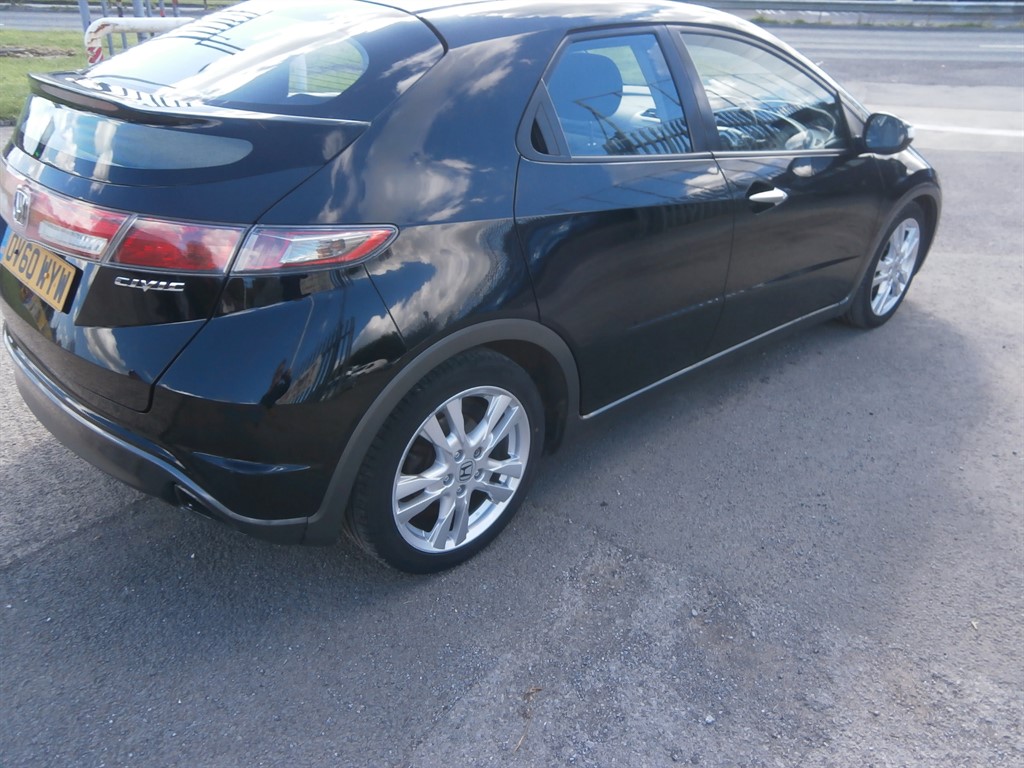 Used Honda Civic 2010 for sale - 76027889: Photo 5
