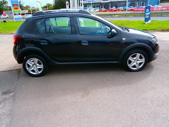 Used Dacia Sandero Stepway 2016 for sale - 79816237: Photo