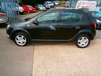 Used Dacia Sandero Stepway 2016 for sale - 79816237: Photo