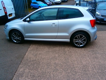 Used Volkswagen Polo 2017 for sale - 77718302: Photo