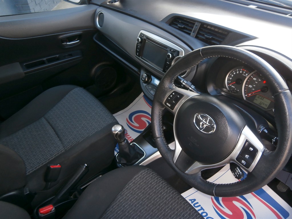 Used Toyota Yaris 2014 for sale - 76027876: Photo 12