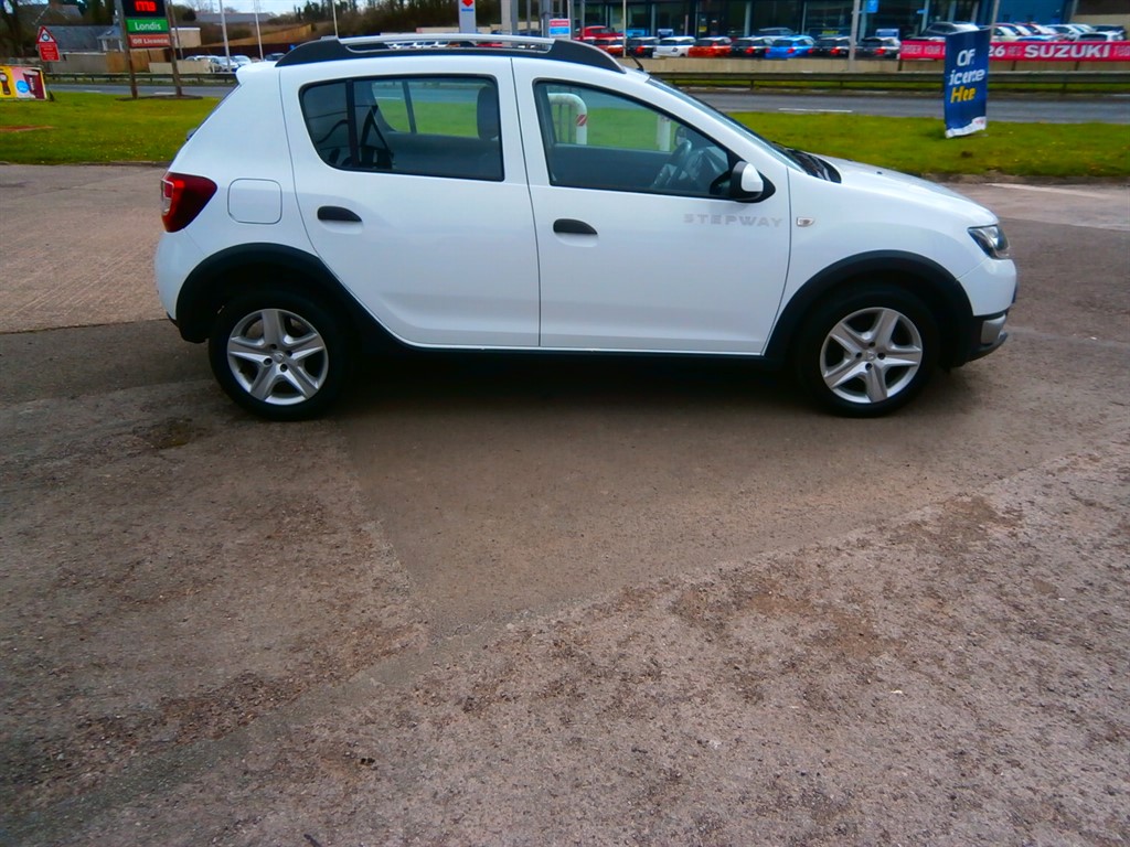 Used Dacia Sandero Stepway 2014 for sale - 78028255: Photo 3