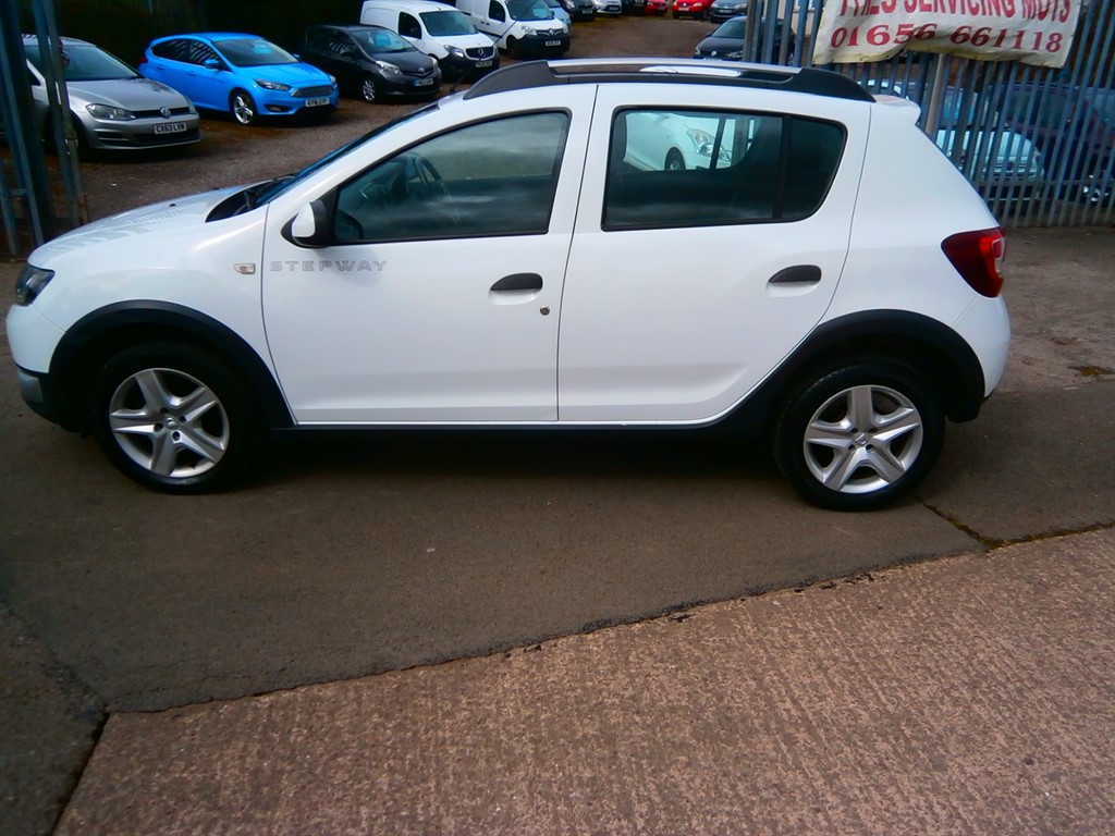 Used Dacia Sandero Stepway 2014 for sale - 78028255: Photo 4