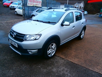 2015 - 1.5 dCi Ambiance Hatchback 5dr Diesel Manual Euro 5 (90 ps)