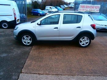 Used Dacia Sandero Stepway 2015 for sale - 77367353: Photo