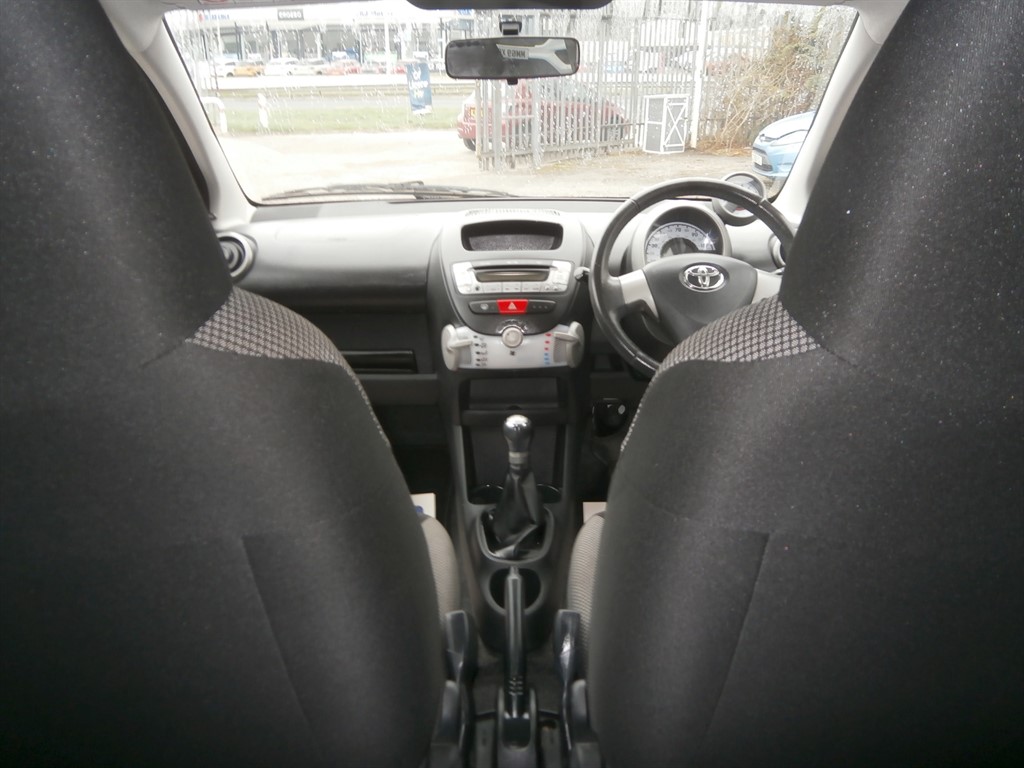Used Toyota AYGO 2013 for sale - 76240985: Photo 16