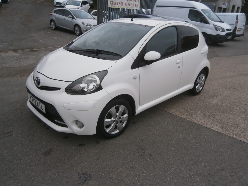 Used Toyota AYGO 2013 for sale - 76240985: Photo 2