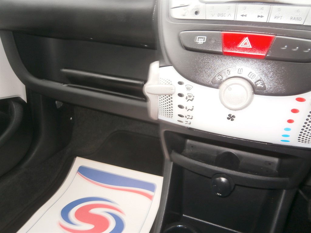 Used Toyota AYGO 2013 for sale - 76240985: Photo 20