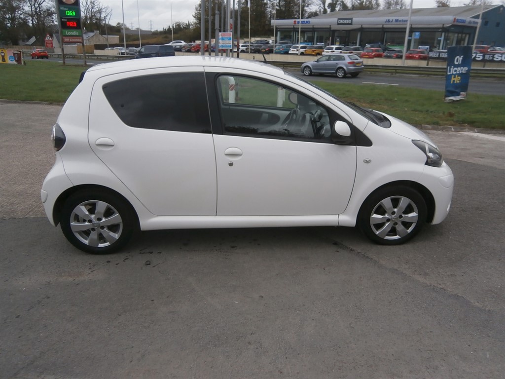 Used Toyota AYGO 2013 for sale - 76240985: Photo 3