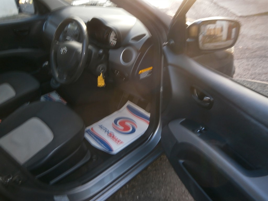 Used Hyundai i10 2010 for sale - 76933387: Photo 10