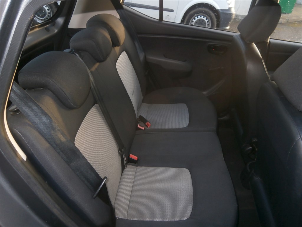 Used Hyundai i10 2010 for sale - 76933387: Photo 13