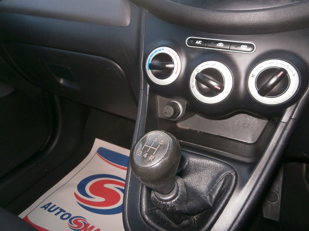 Used Hyundai i10 2010 for sale - 76933387: Photo 18