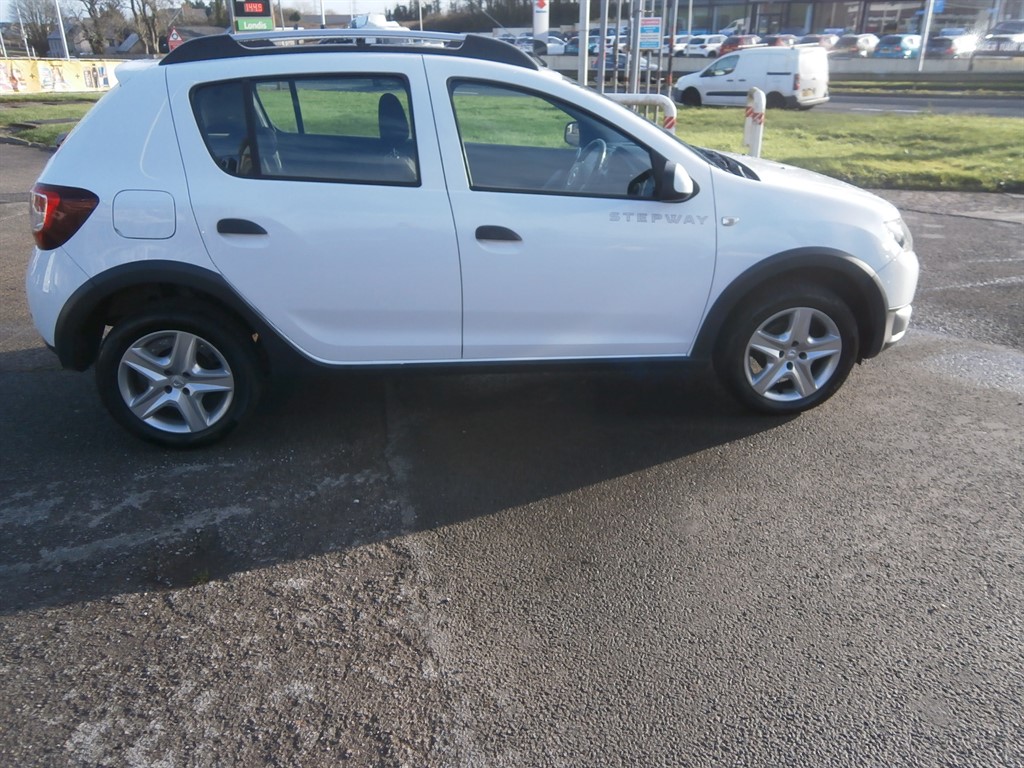 Used Dacia Sandero Stepway 2015 for sale - 76960379: Photo 1