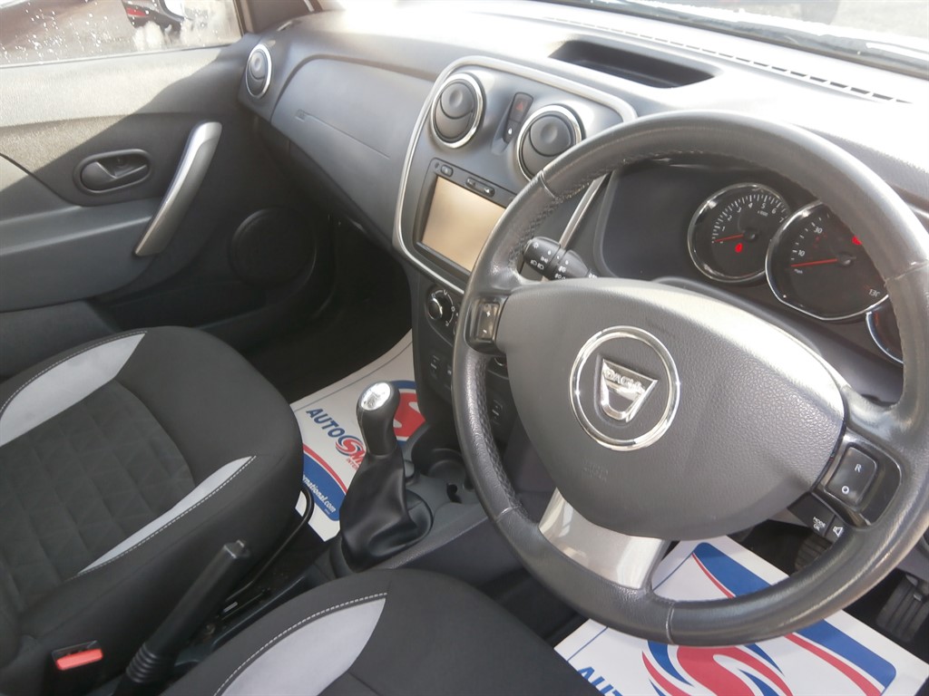 Used Dacia Sandero Stepway 2015 for sale - 76960379: Photo 13