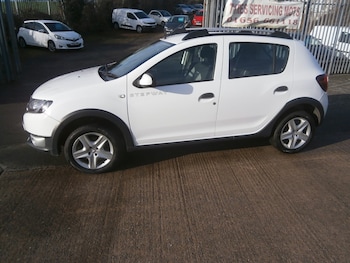 Used Dacia Sandero Stepway 2015 for sale - 76960379: Photo
