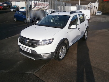 Used Dacia Sandero Stepway 2015 for sale - 76960379: Photo