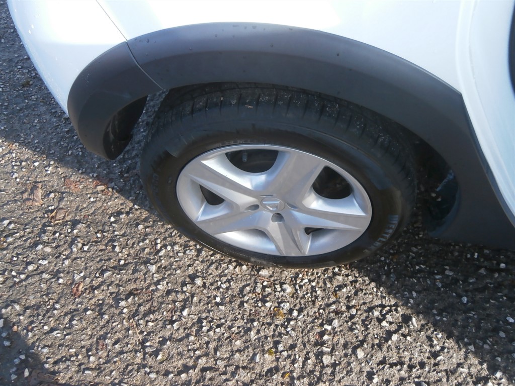 Used Dacia Sandero Stepway 2015 for sale - 76960379: Photo 9