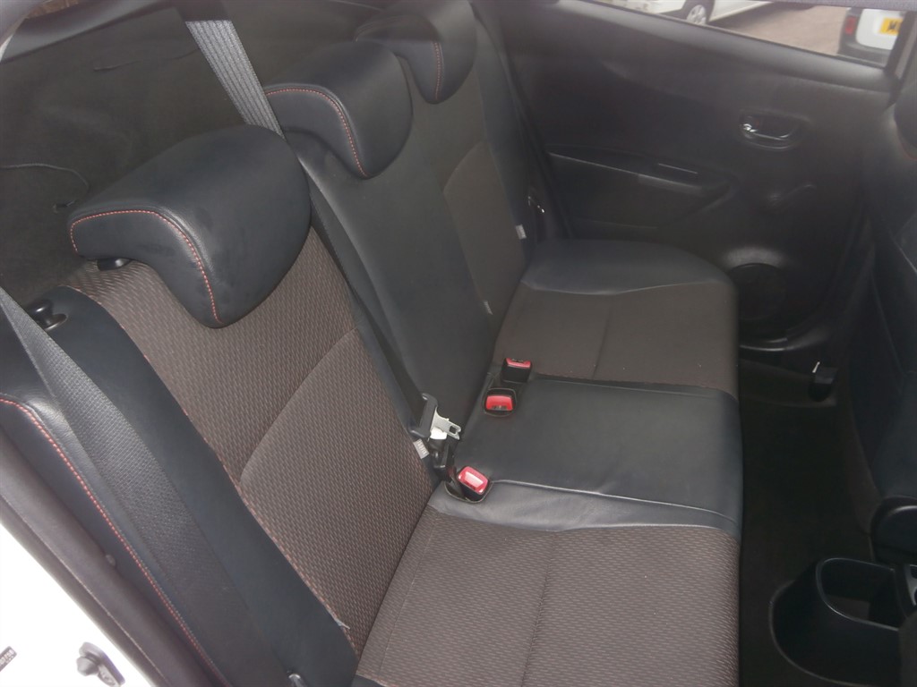 Used Toyota Yaris 2013 for sale - 76184136: Photo 14