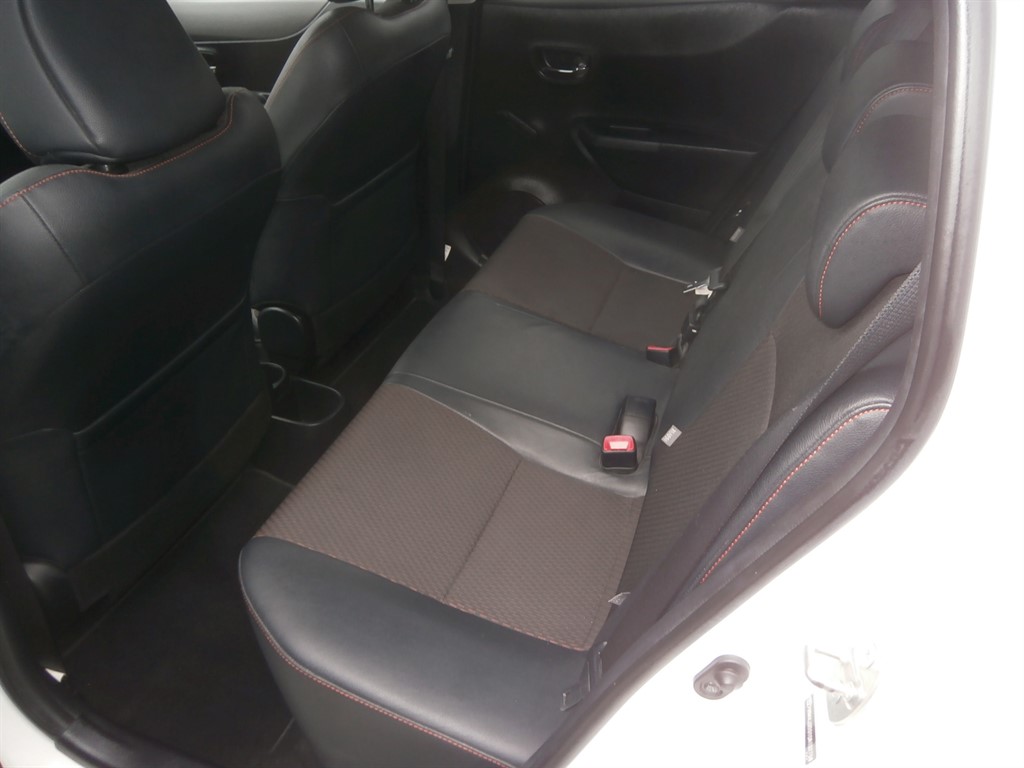 Used Toyota Yaris 2013 for sale - 76184136: Photo 15