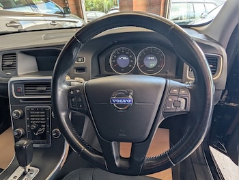 Used Volvo V60 2011 for sale - 78829228: Photo