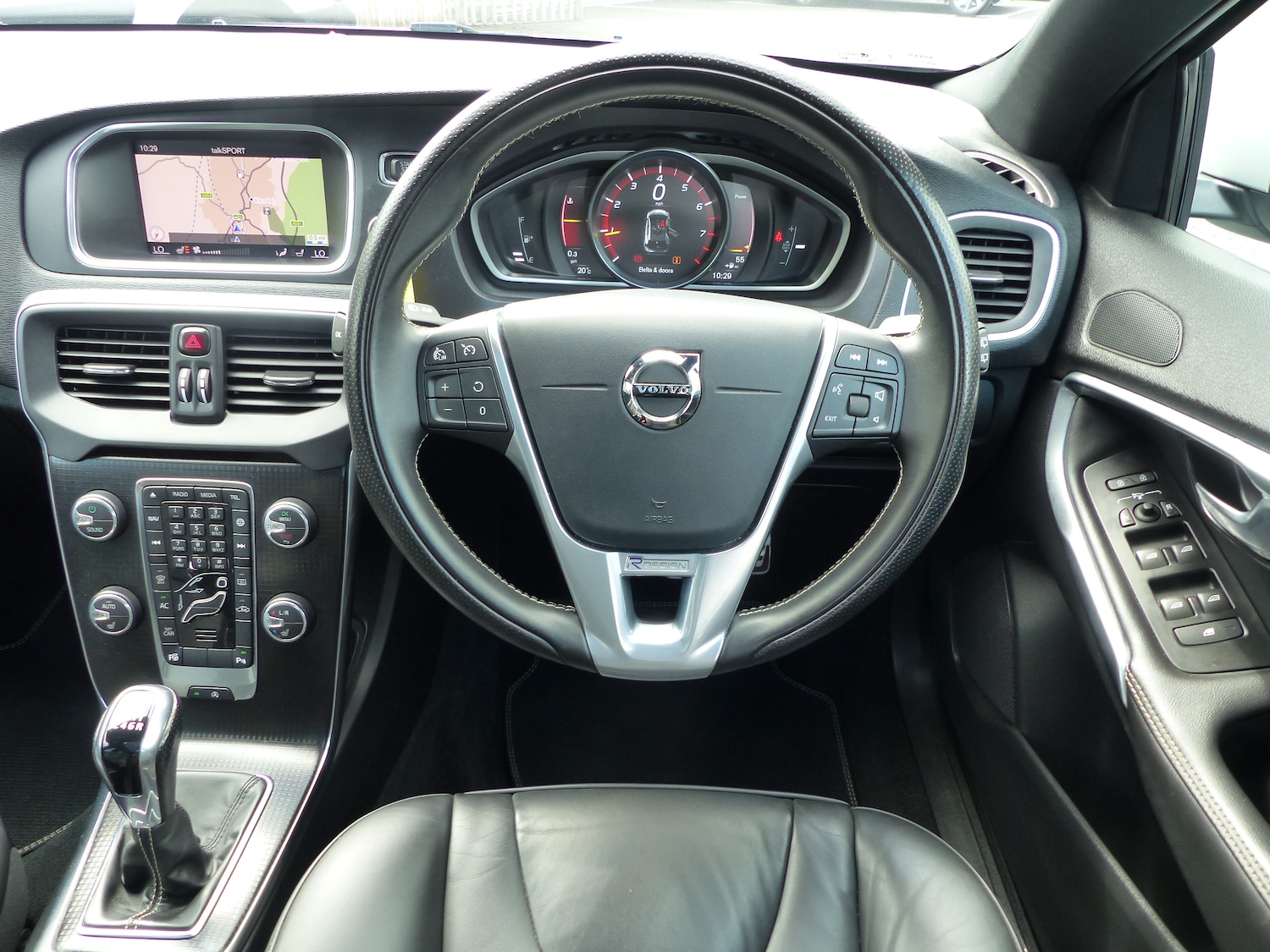 Used Volvo V40 2019 for sale - 76143903: Photo 11