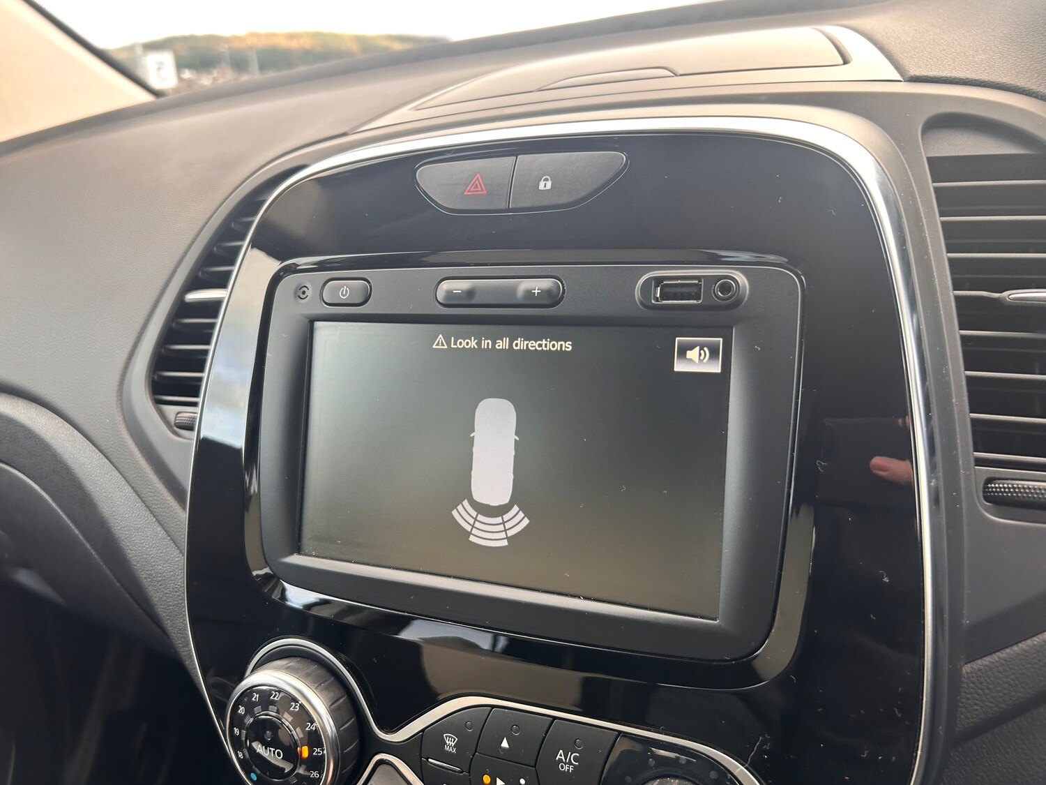 Used Renault Captur 2019 for sale - 76077435: Photo 38