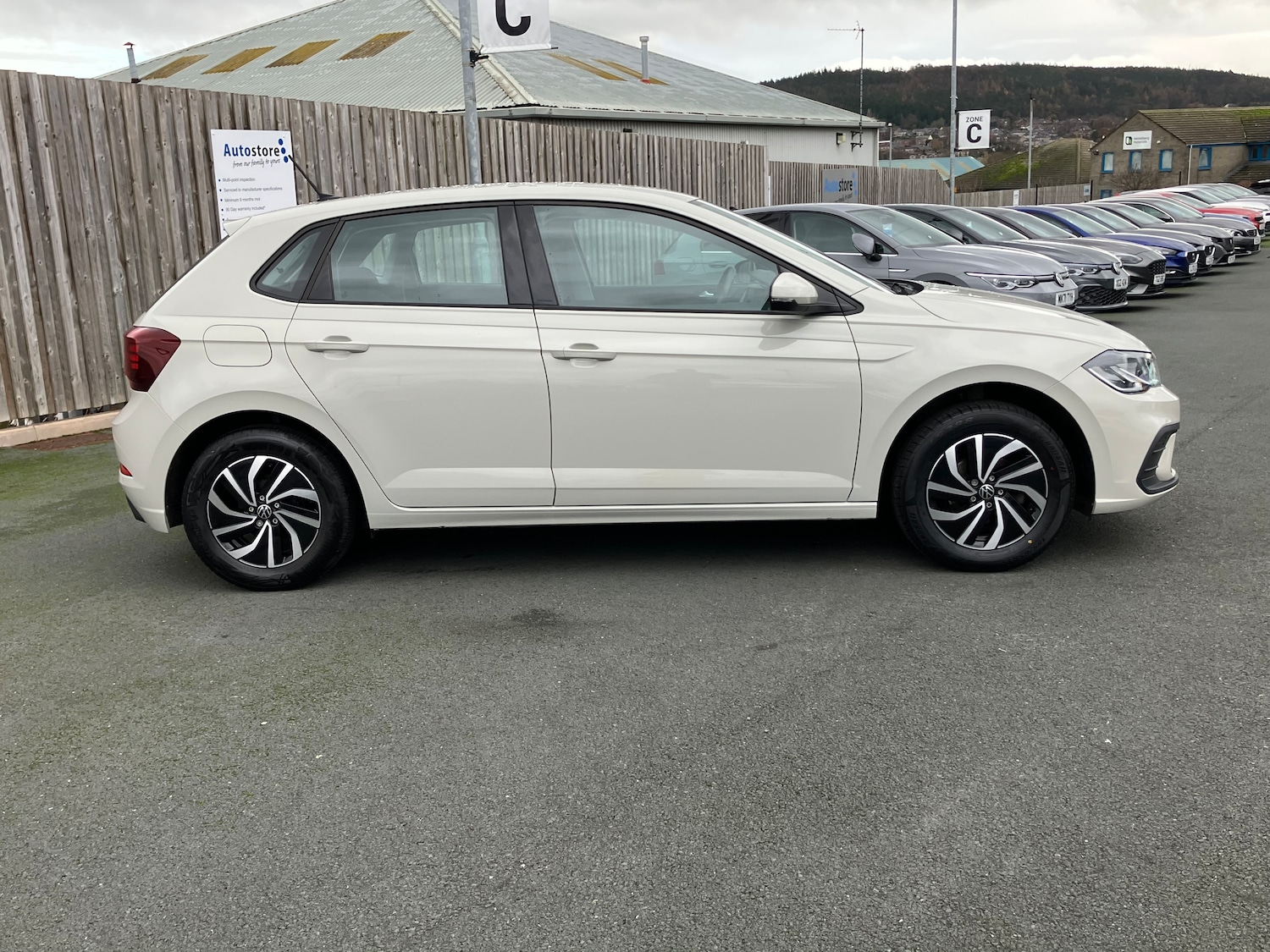 Used Volkswagen Polo 2023 for sale - 76576313: Photo 3