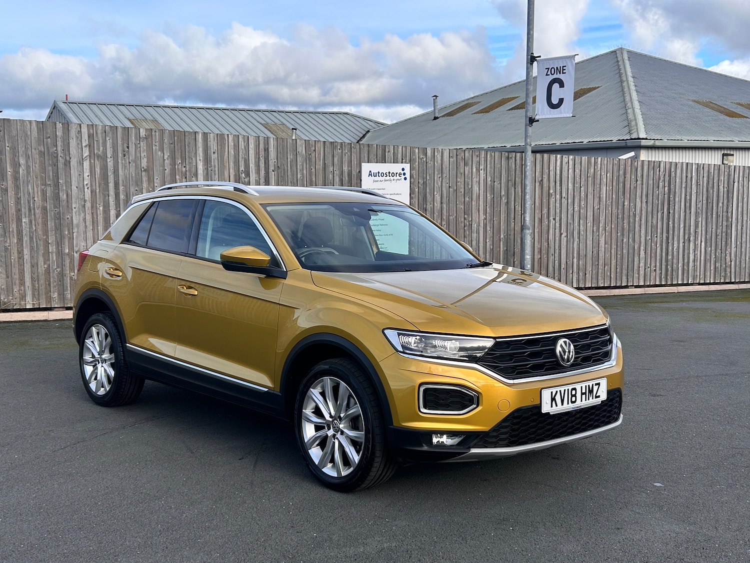 Used Volkswagen T-Roc 2018 for sale - 76113754: Photo 2