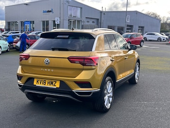 Used Volkswagen T-Roc 2018 for sale - 76113754: Photo