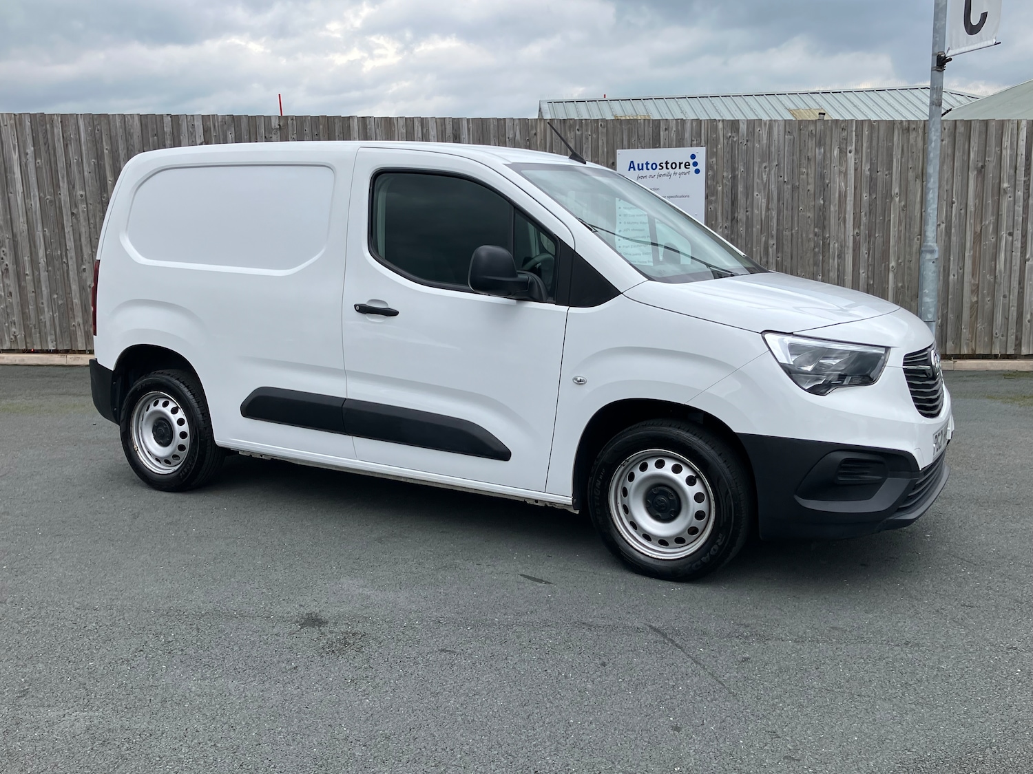 Used Vauxhall Combo 2021 for sale - 76148947: Photo 2