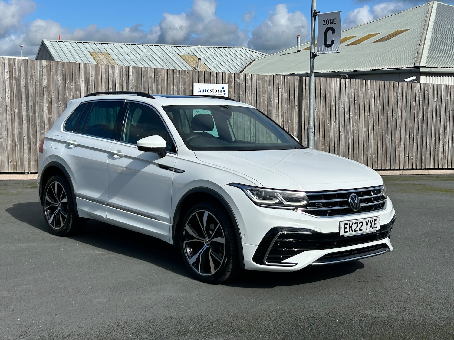 Used Volkswagen Tiguan 2022 for sale - 75975240: Photo 2