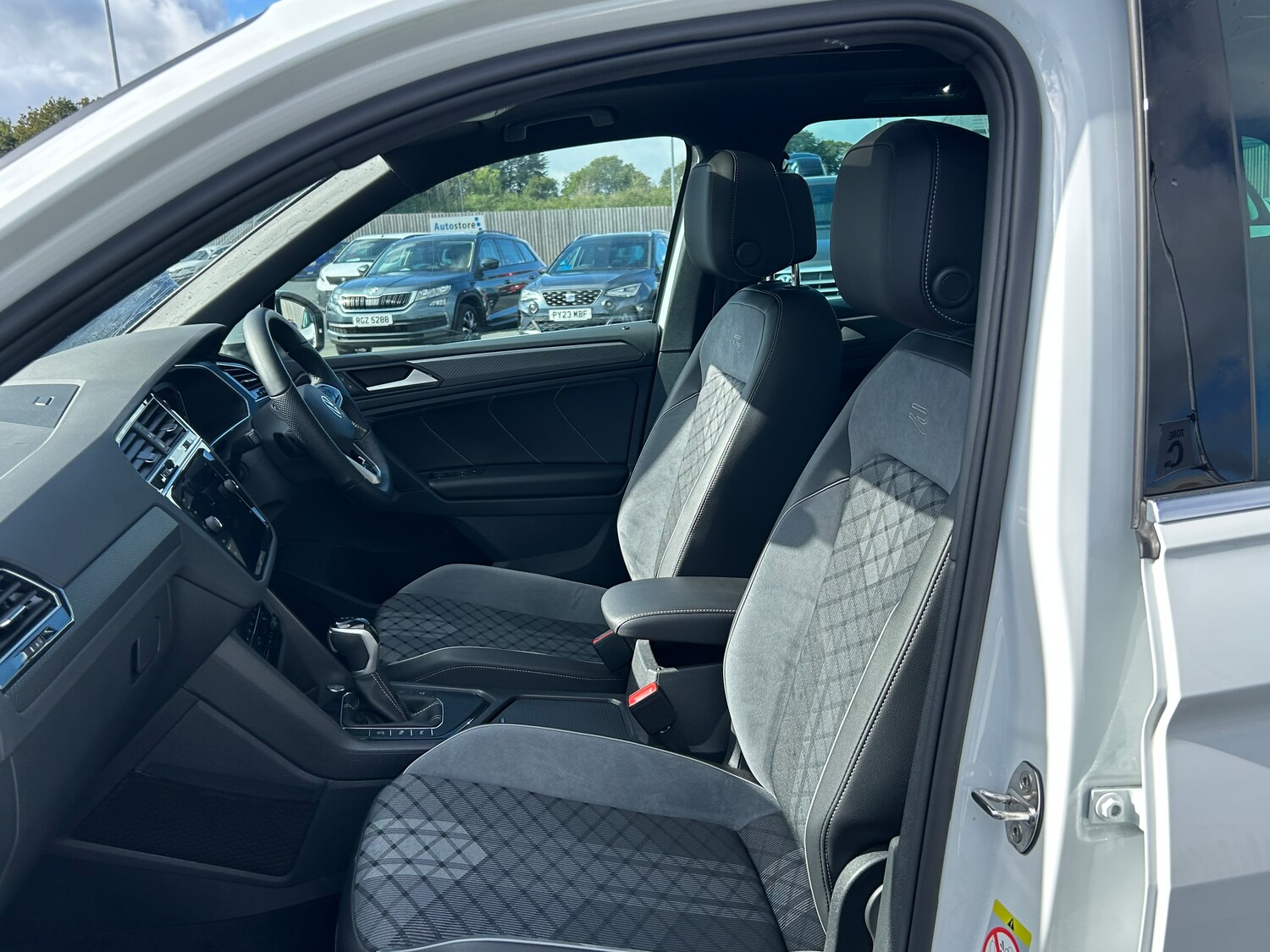 Used Volkswagen Tiguan 2022 for sale - 75975240: Photo 32