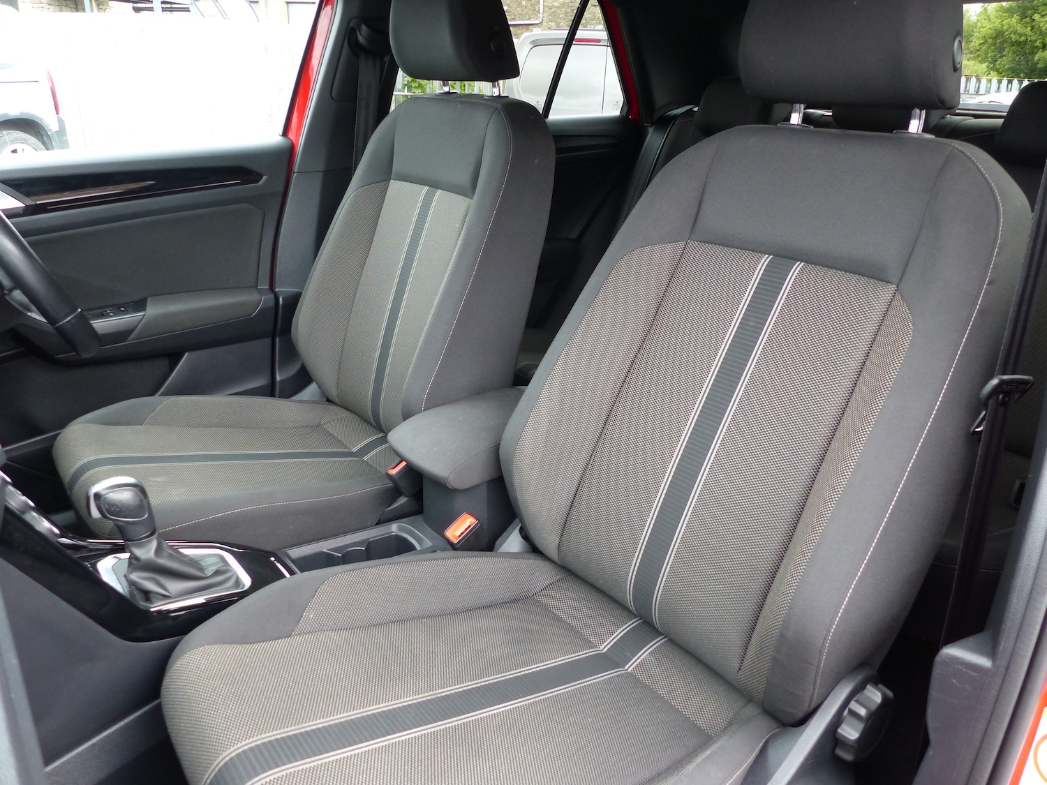Used Volkswagen T-Roc 2020 for sale - 76106884: Photo 6