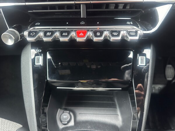 Used Peugeot 2008 2023 for sale - 76245890: Photo 40