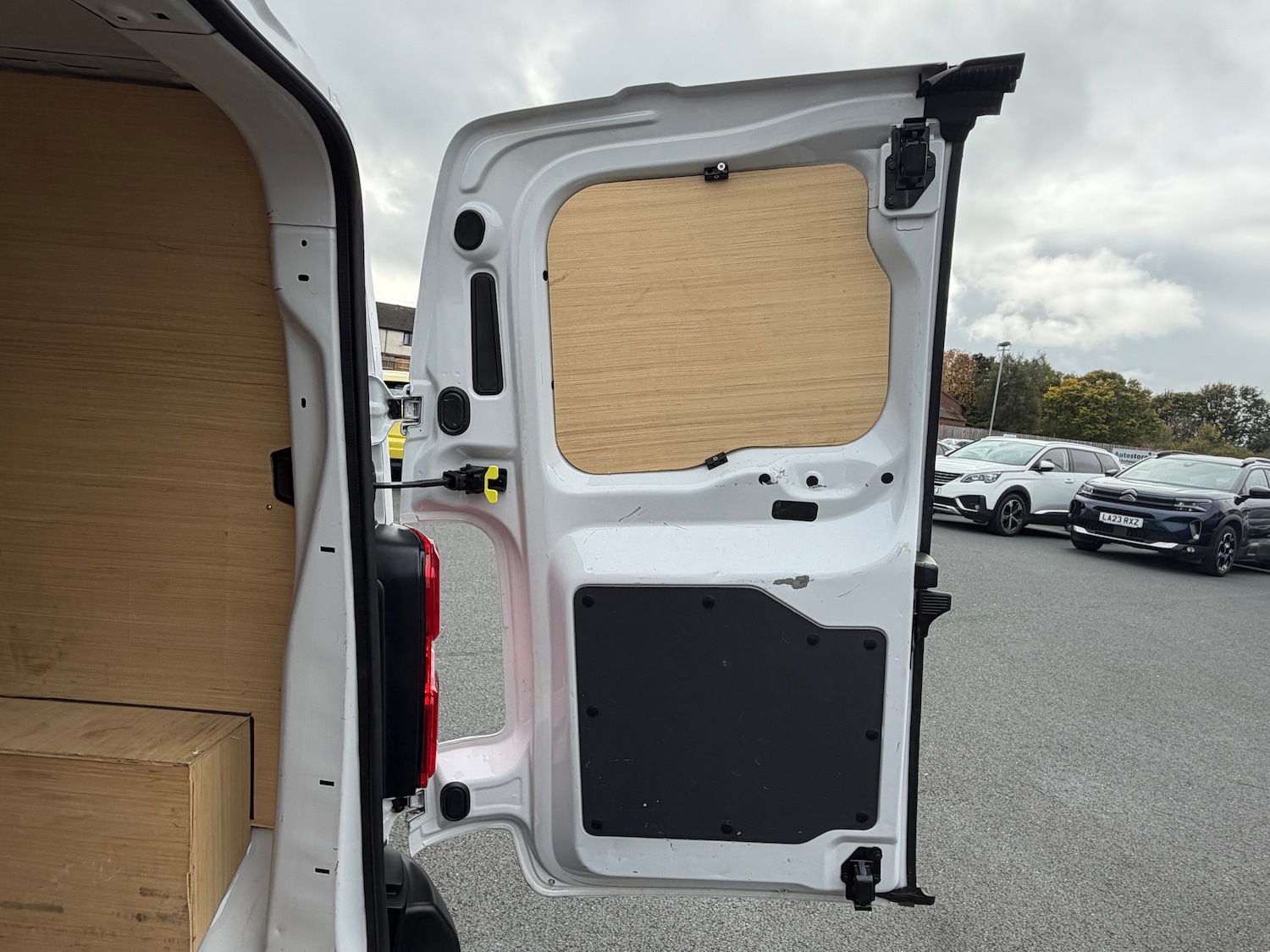 Used Peugeot Expert 2023 for sale - 76205376: Photo 11