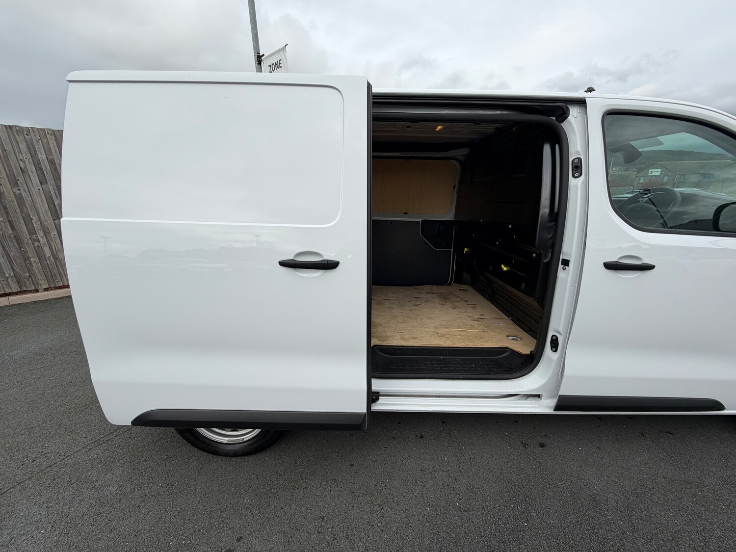 Used Peugeot Expert 2023 for sale - 76205376: Photo 18