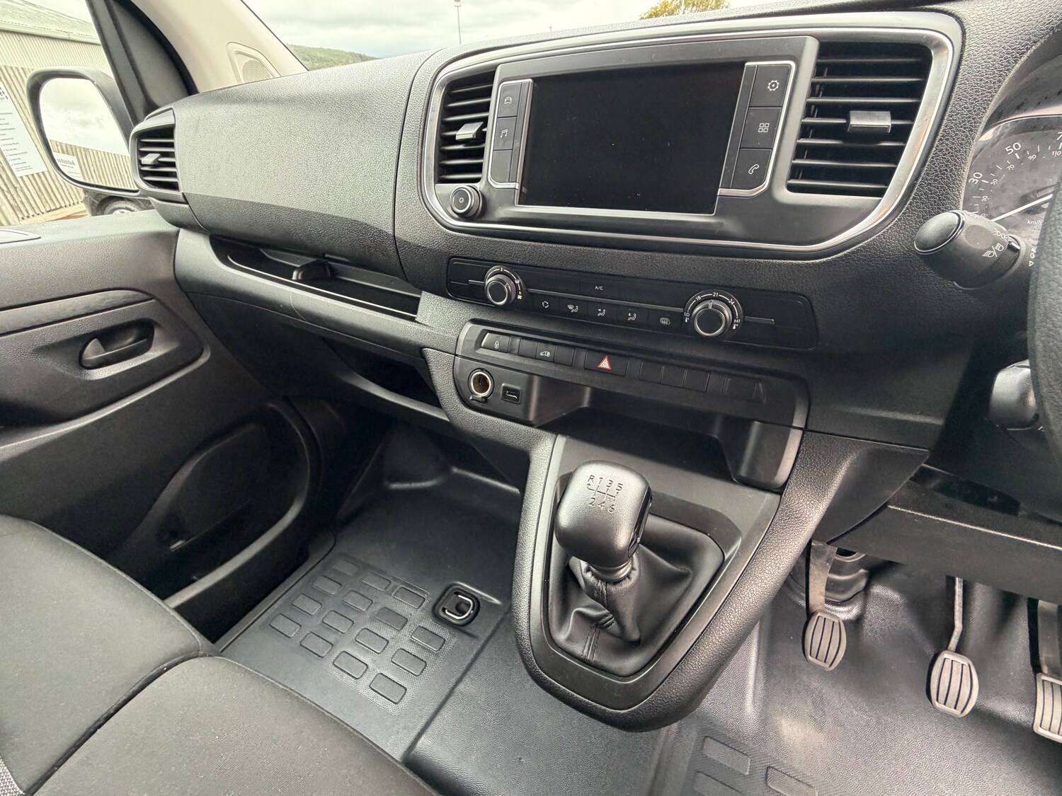 Used Peugeot Expert 2023 for sale - 76205376: Photo 28