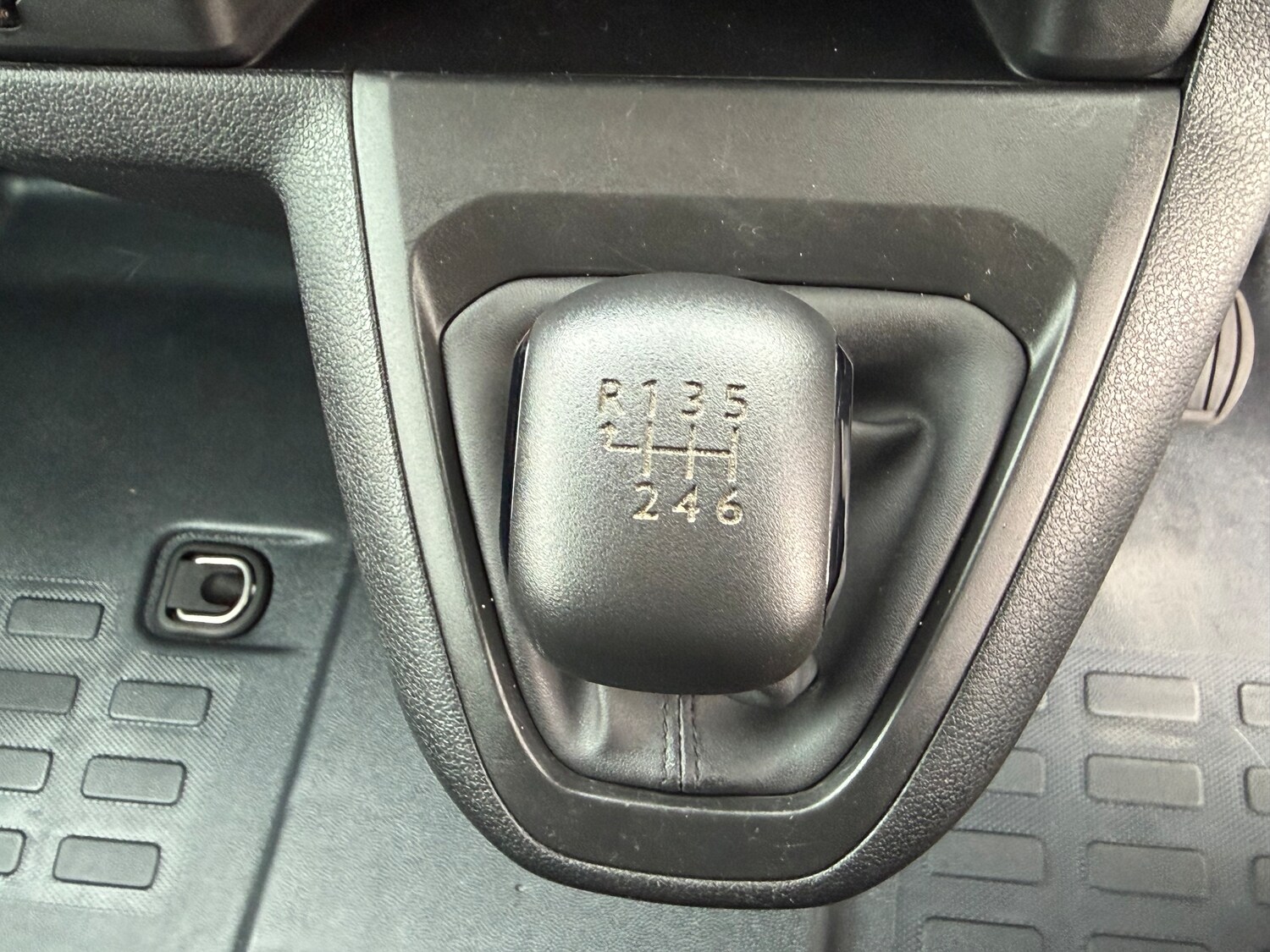 Used Peugeot Expert 2023 for sale - 76205376: Photo 29