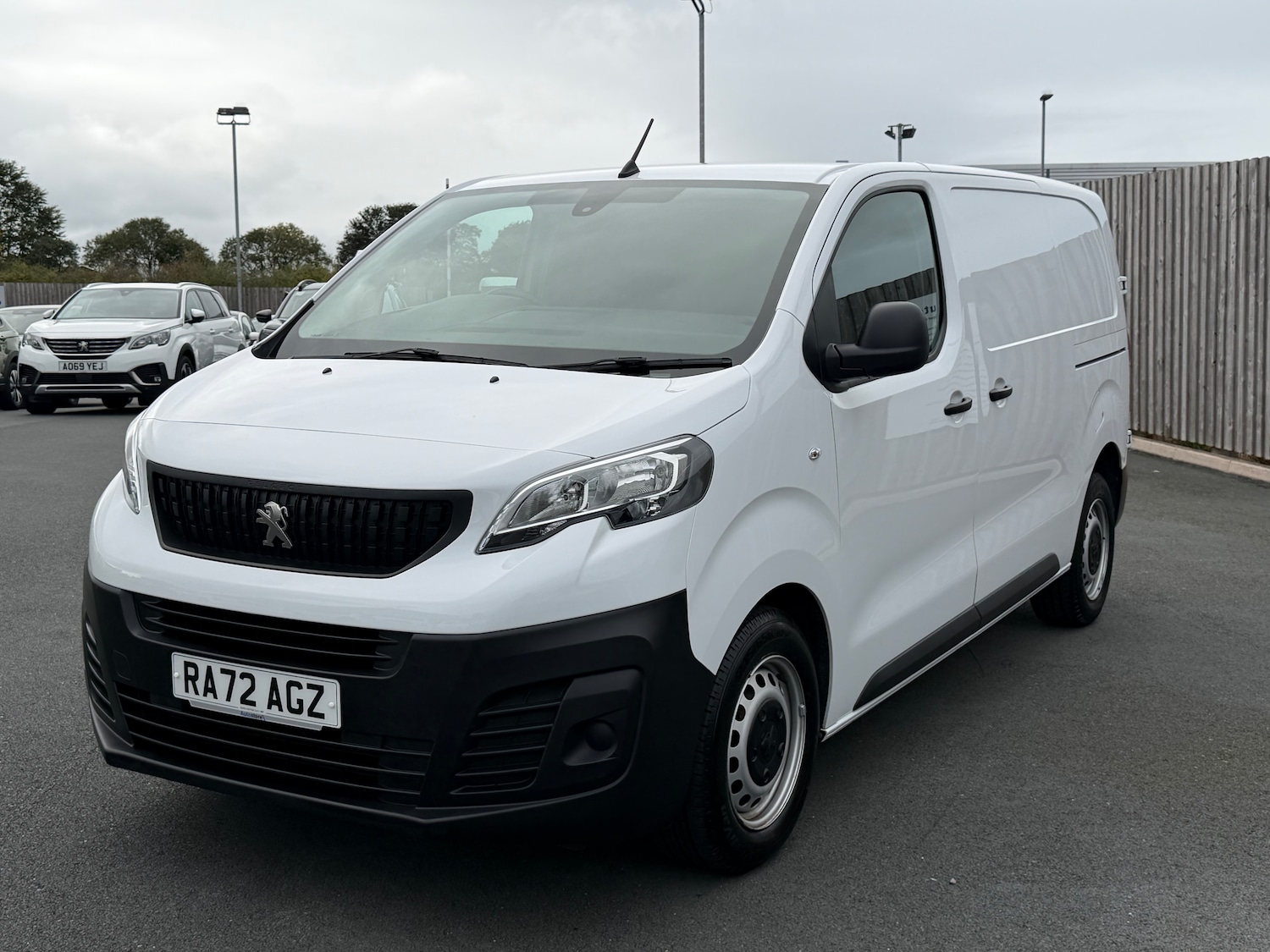 Used Peugeot Expert 2023 for sale - 76205376: Photo 3