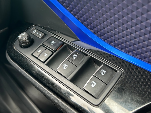 Used Toyota C-HR 2017 for sale - 74290863: Photo 44
