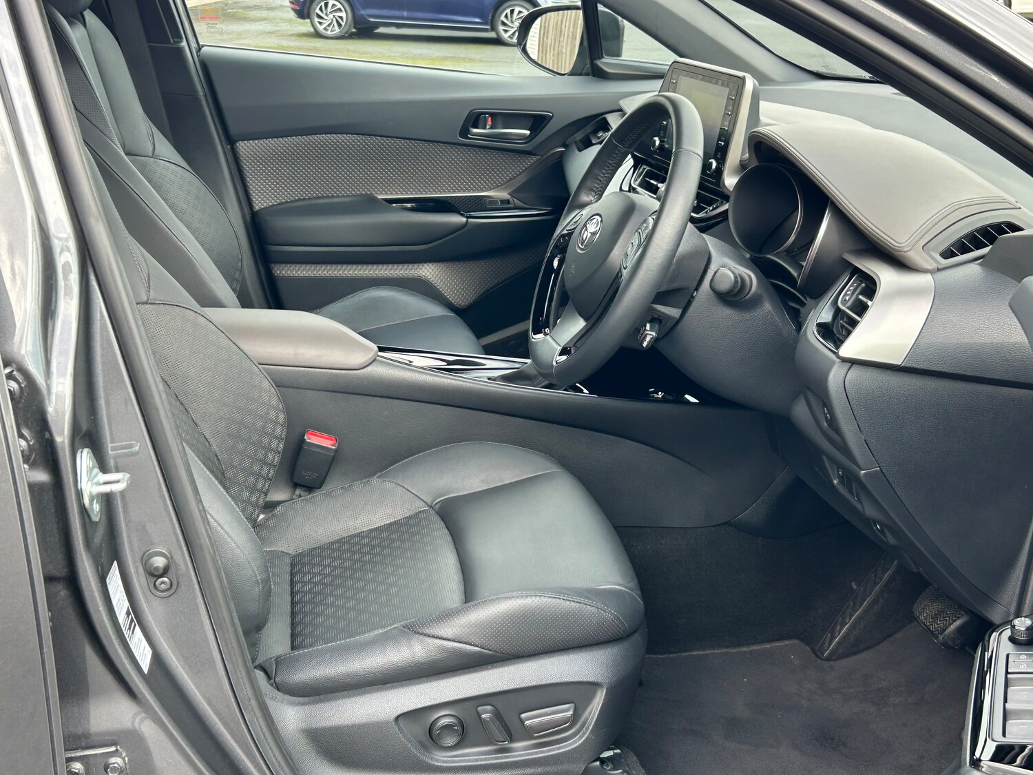 Used Toyota C-HR 2020 for sale - 75603979: Photo 25